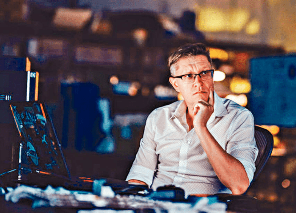 WENEW由數碼藝術家Mike Winkelmann，他以Beeple為名創作藝術，數碼藝術以6,600萬美元經拍賣出售。