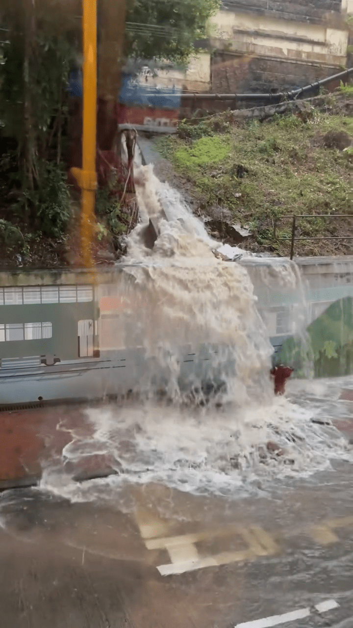 大量雨水湧下 大量雨水湧下