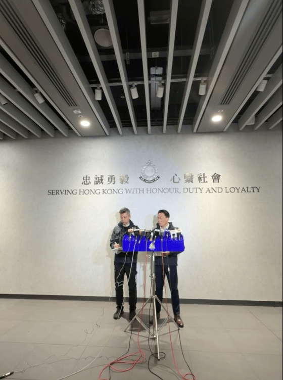 牛頭角樂華南邨周二（30日）晚揭發命案，一名35歲本地女子疑遇害死亡，警方周三凌晨交代案情。