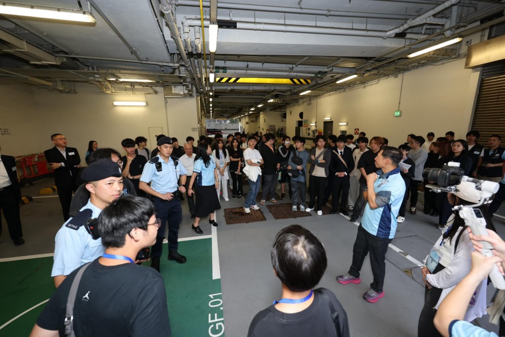 參加者可以參觀東九龍總區總部。 參加者可以參觀東九龍總區總部。