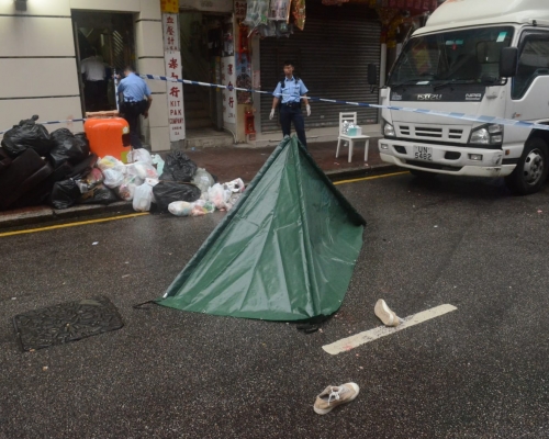 女子長沙灣唐樓墮樓亡。