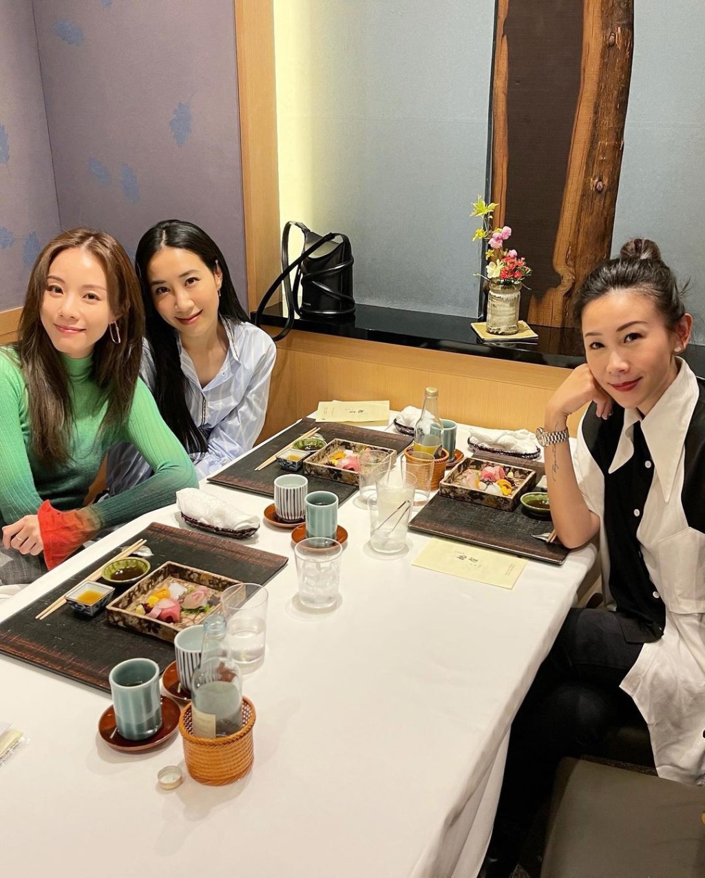 老友記去食日本菜。