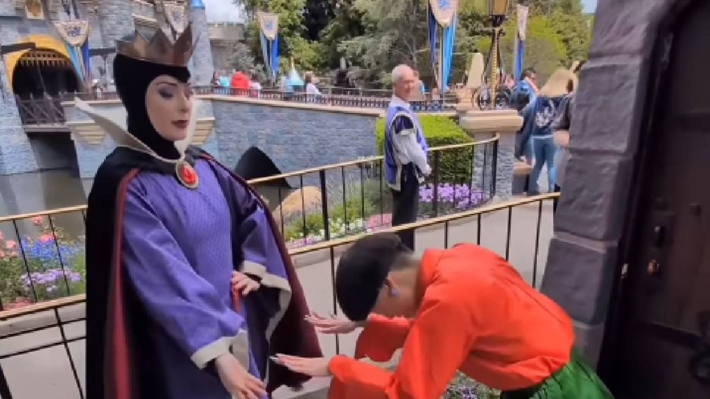 「深鞠躬！」ig@sabrinavonb