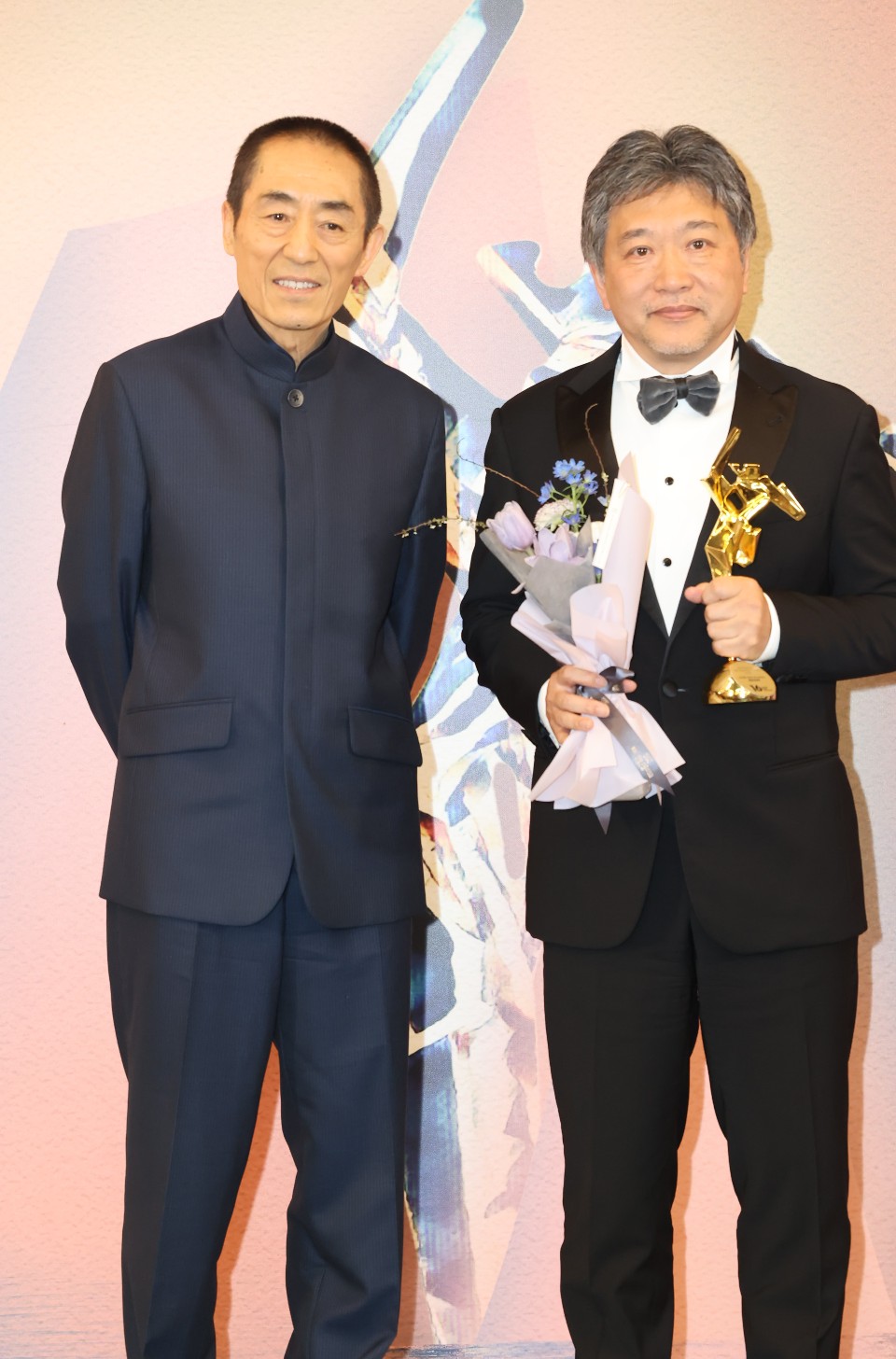 是枝裕和在後台受訪時稱今次來港目的非為獎項，而是在疫情後再次因亞洲電影大獎聚在香港是值得紀念的事。