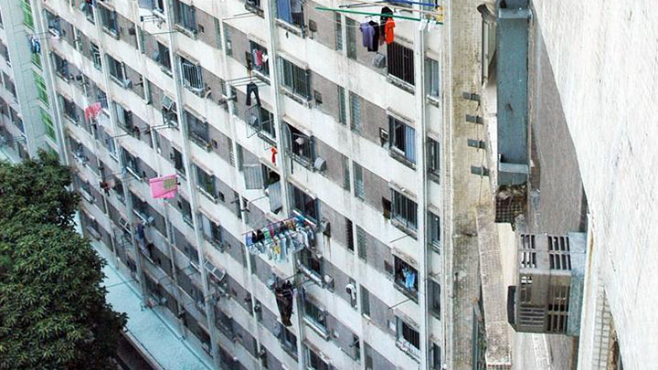 當局圍封屯門蝴蝶邨蝶舞樓強檢。資料圖片