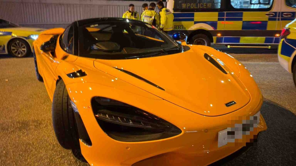 警東九龍一連兩日打擊危駕 截查麥拿侖跑車 4男司機被捕。警方圖片