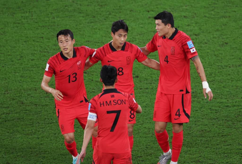 孫興民和金玫哉是南韓國家隊隊友。Reuters
