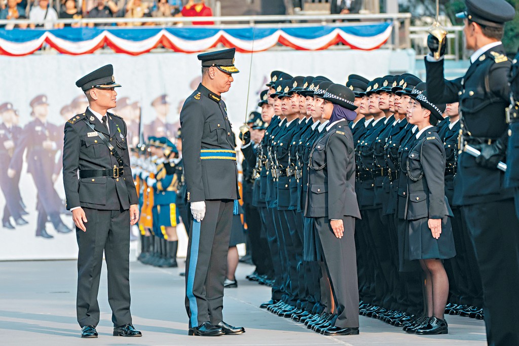 簡貝儀獲懲教署批准穿着長褲出席早前舉行的結業會操。