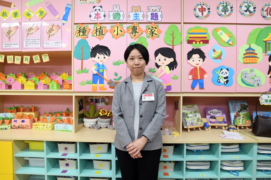 天主教明我幼稚園(奧運校)校長黃安媚表示,工作坊有助年幼學童更容易掌握愛護家園、愛國愛港等概念。 天主教明我幼稚園(奧運校)校長黃安媚表示,工作坊有助年幼學童更容易掌握愛護家園、愛國愛港等概念。