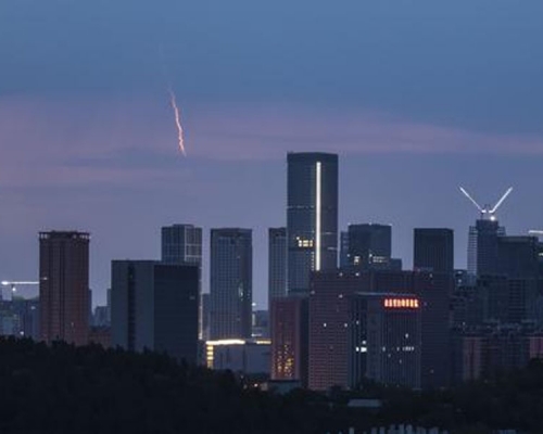 所謂的UFO極有可能是解放軍在測試最新的「巨浪—3」潛射核導彈。(網圖)