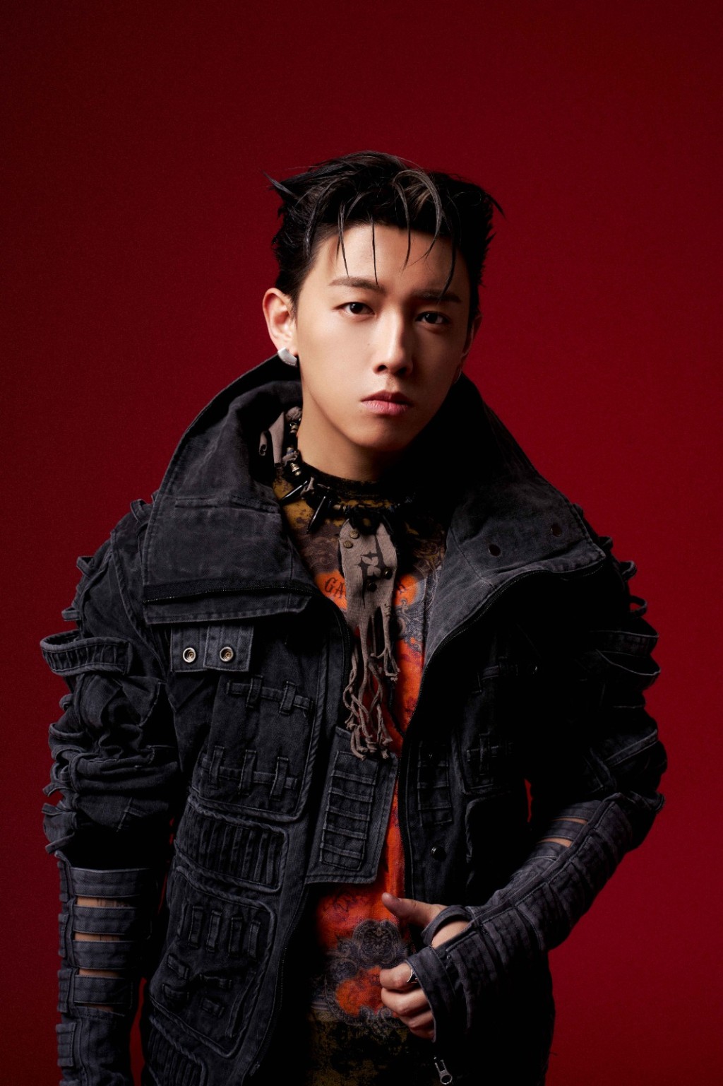  談到能否接受「Social media 有前度嘅相」，MC 認為「留低冇問題」。