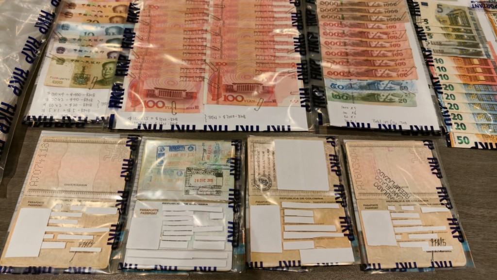 警方在啟德一單位檢獲110萬元現金，名貴手錶手袋等，相信為販毒集團的犯罪得益。