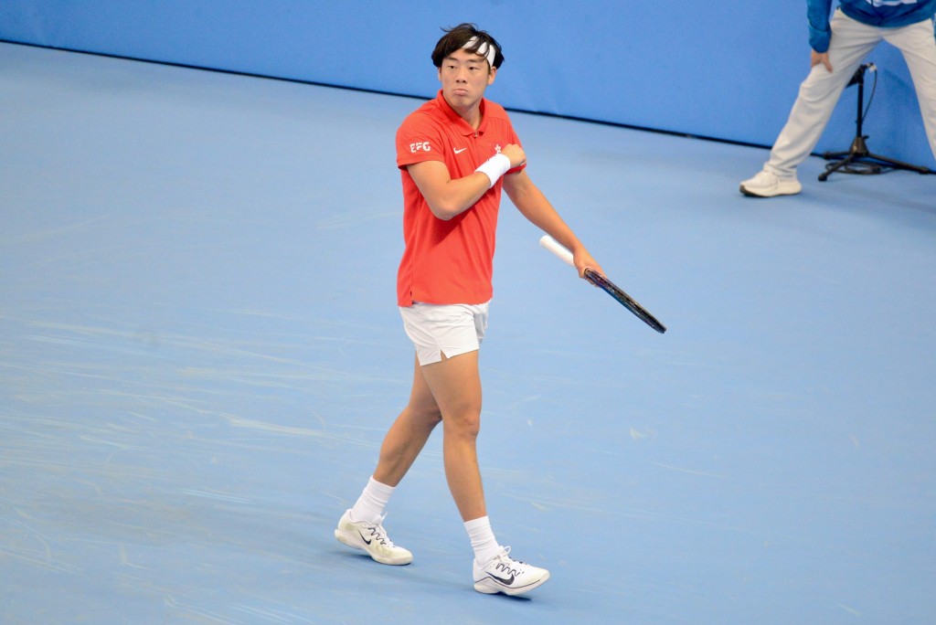 黄泽林4强与吴易昺打足3盘。杨功煜 黄泽林4强与吴易昺打足3盘。杨功煜