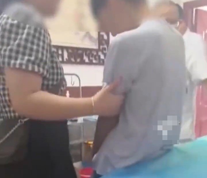 小錢睪丸因壞死而被切除。重慶網絡廣播電視台