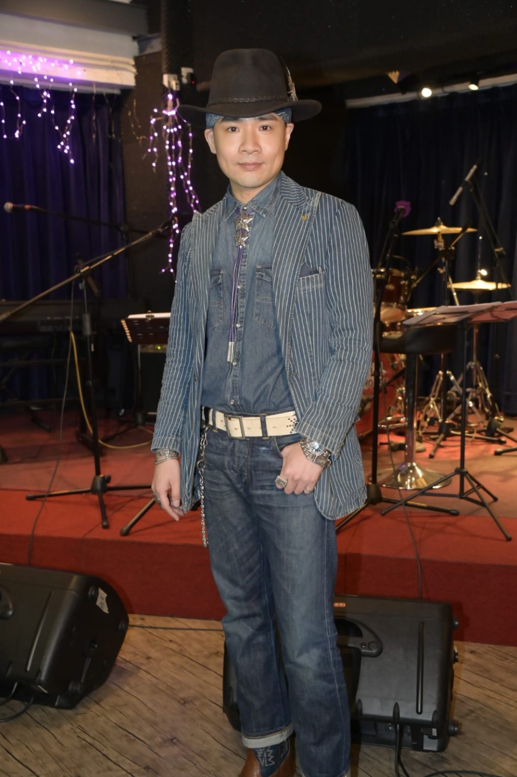 馮家俊問梁安琪的音樂中心幾時執只是關心對方。