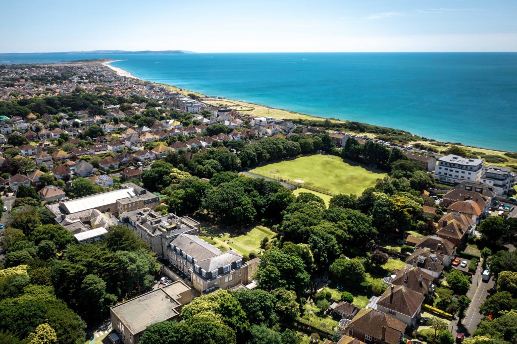 Bournemouth Collegiate School成立於1899年，曾入選英國私立學校年獎最佳男女子學校（Co-educational School of the Year Award）最後五強。（圖片來源：學校官網）