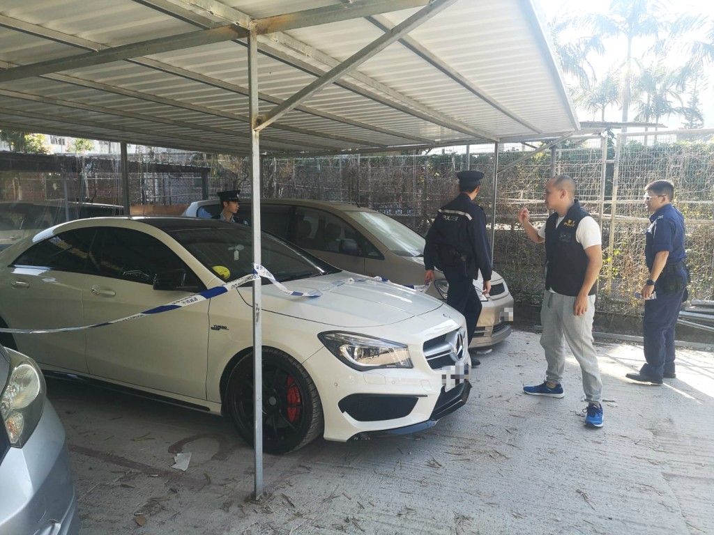 警方搜查涉事車輛