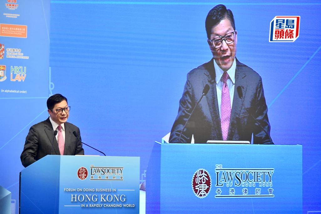 邓炳强批外国指责《香港国安法》是双重标准。卢江球摄