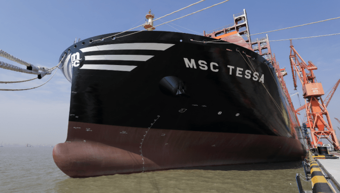 (MSC TESSA)轮总长399.99公尺。
