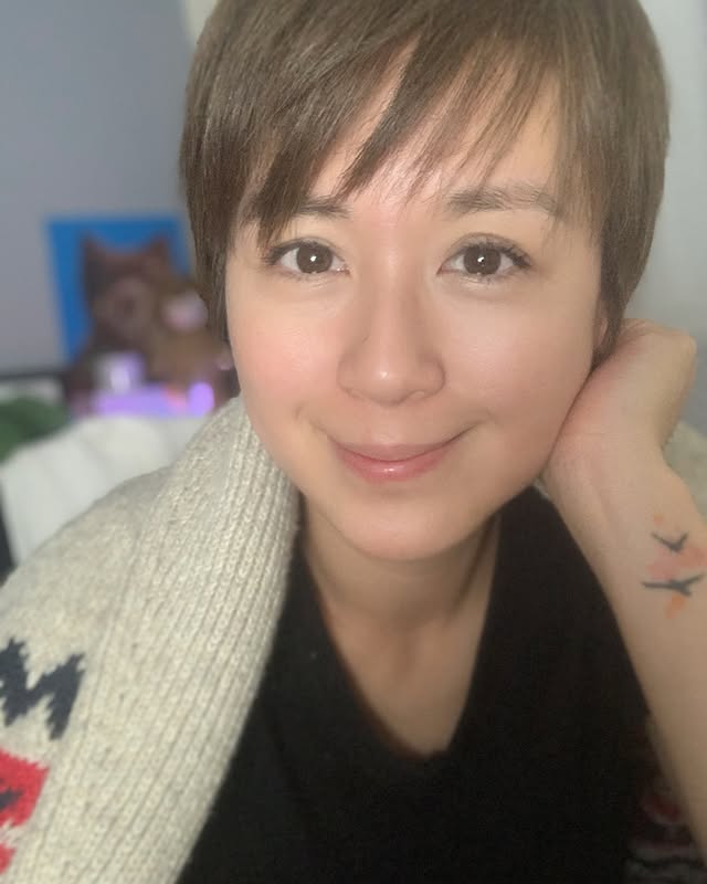 唐寧天生童顏,擁有一張亮麗的娃娃臉。 唐寧天生童顏,擁有一張亮麗的娃娃臉。