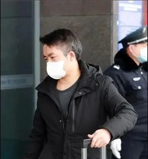到鄂援助的王本學。網圖