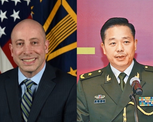 美國國防部副助理部長蔡斯(左),與中央軍委國際軍事合作辦公室副主任黃雪平(右),舉行視像會議。網圖