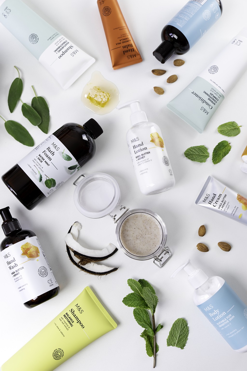 個人護理產品、家居清潔用品及寵物食品均可以手機App訂購。