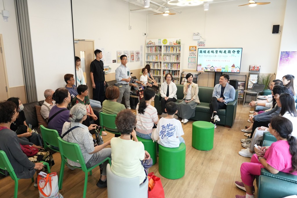現場不少居民反映了現時的居住處境。 現場不少居民反映了現時的居住處境。