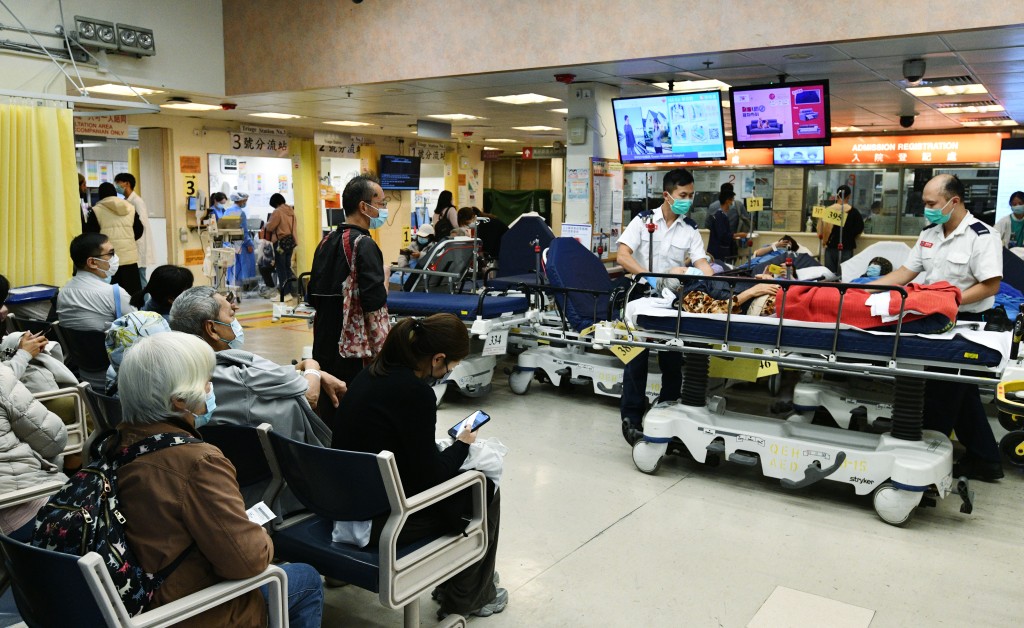 為了確保沒有人會因為經濟困難而延誤治療,醫院管理局已迅速行動,公布了一套優化的「醫療費用減免機制」最新安排。 為了確保沒有人會因為經濟困難而延誤治療,醫院管理局已迅速行動,公布了一套優化的「醫療費用減免機制」最新安排。