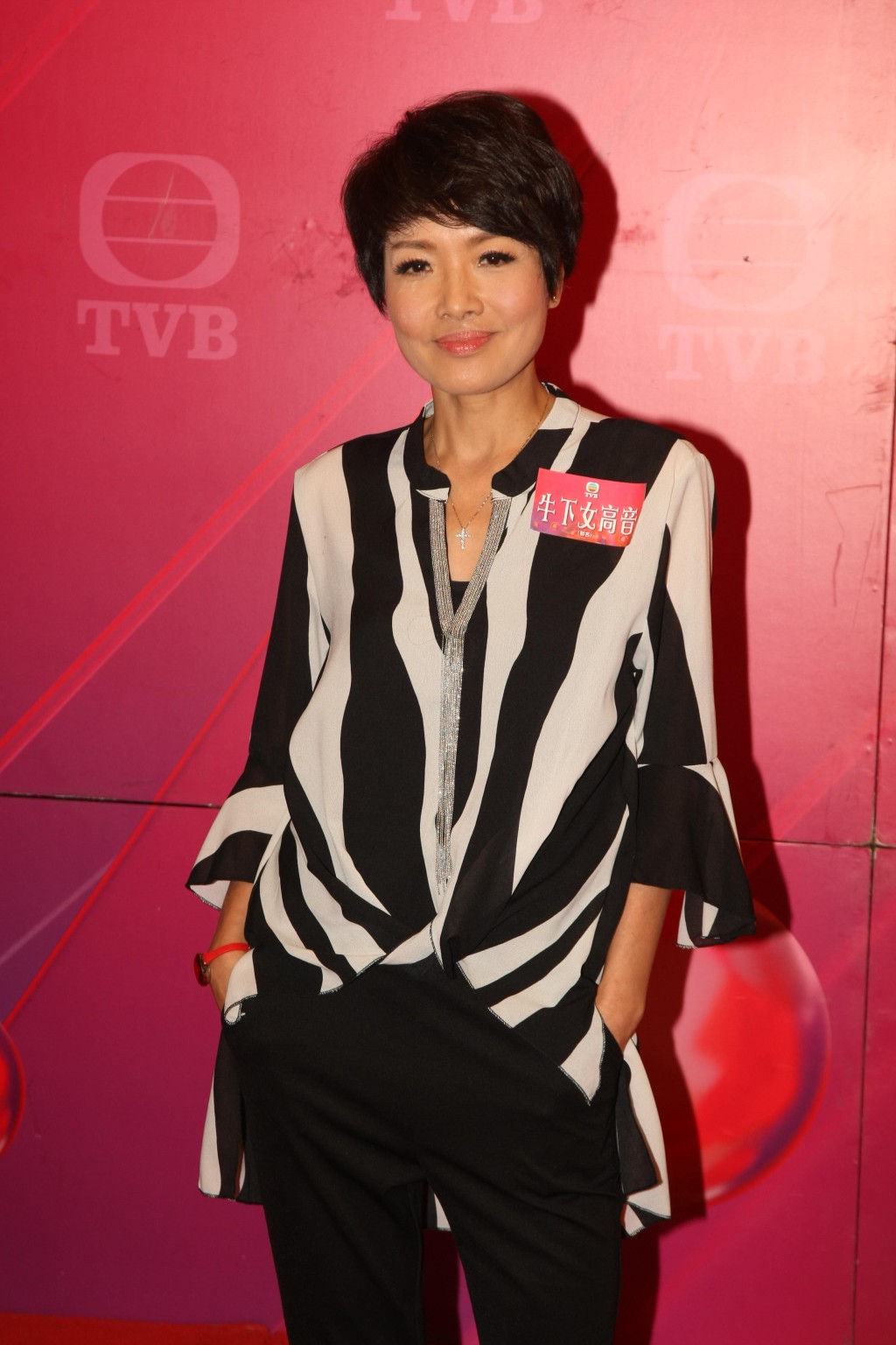 寶珮如1988年參加亞洲電視舉辦第三屆未來偶像爭霸戰入行。
