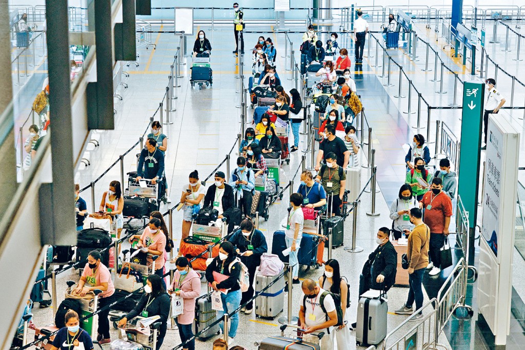 抵港人士入境限制將於周五起放寬,料可吸引更多旅客來港。