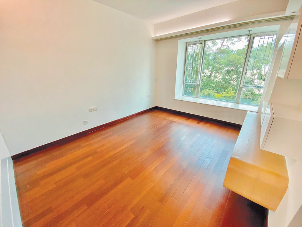 單位設4房雙套，全部設有闊窗採光。