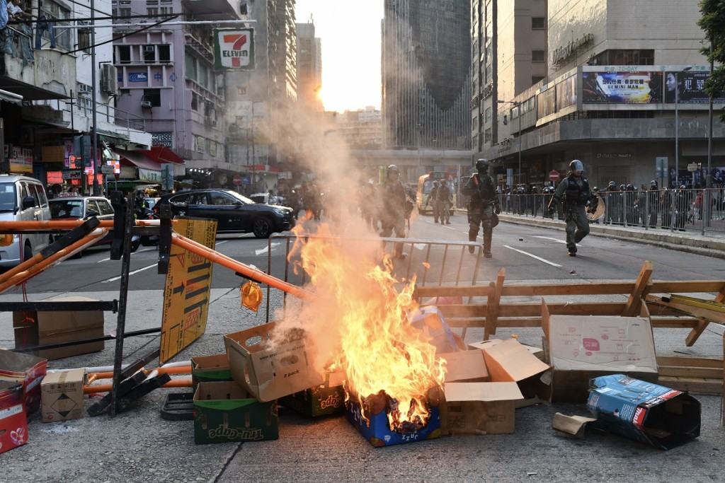 文章指民陣是嚴重暴亂的幕後黑手,還是勾結外部勢力發動港版顏色革命的急先鋒。資料圖片