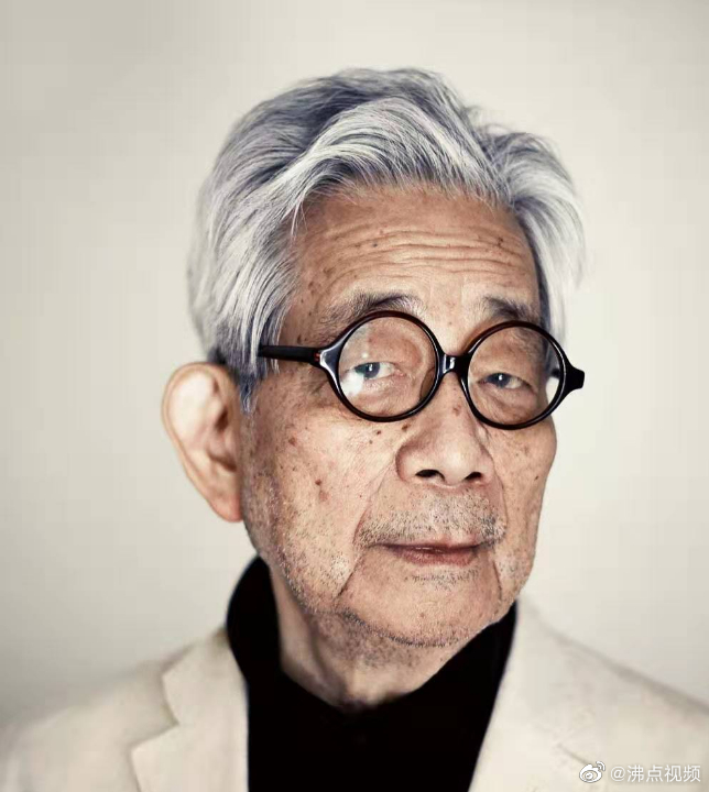 大江健三郎于本月3日因衰老去世，终年88岁。网图