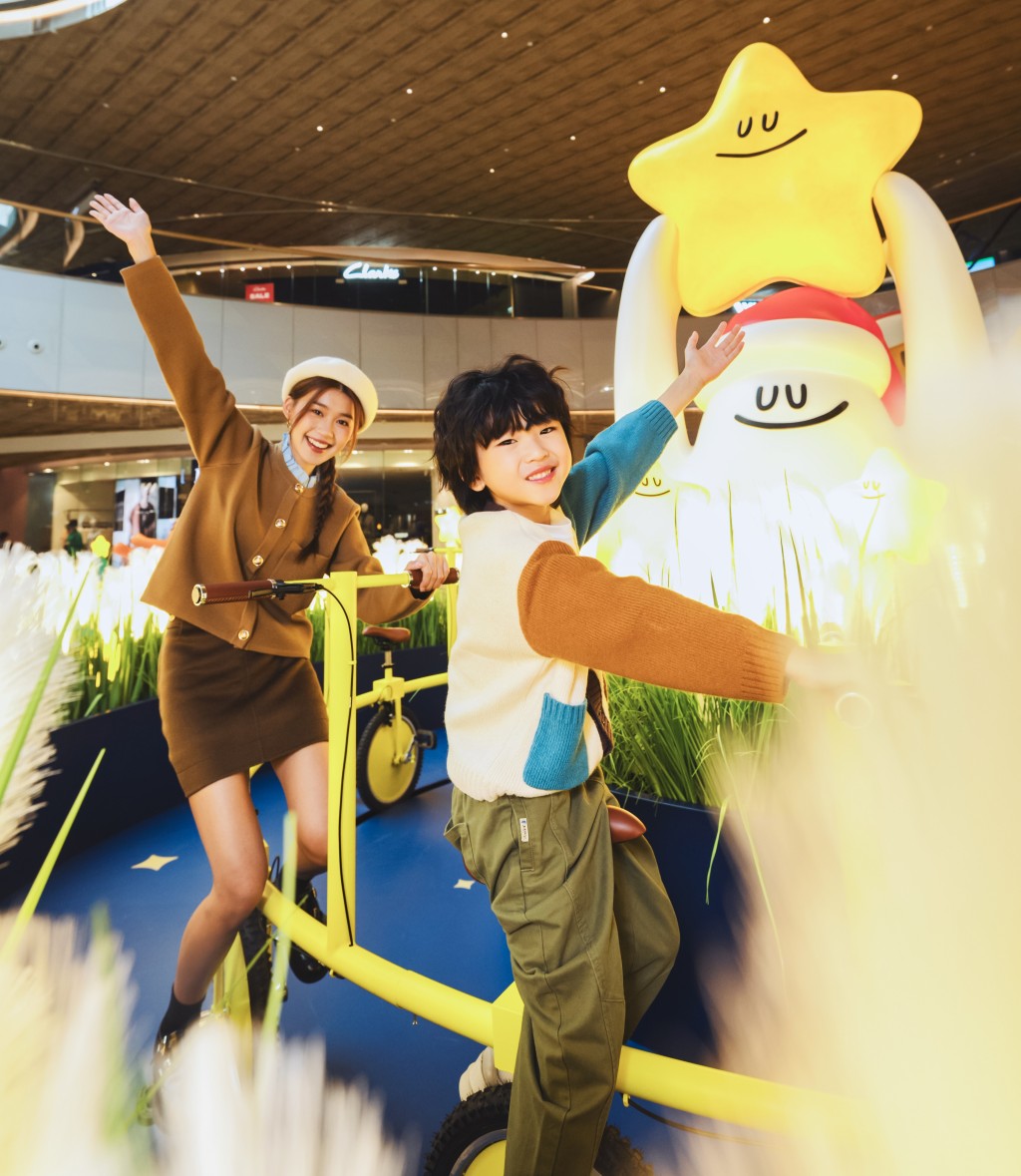 只要跟足指示成為會員,再於場內消費滿指定金額,即可跟小朋友展開「星芒漫遊」旅程。(圖片來源:東薈城名店倉) 只要跟足指示成為會員,再於場內消費滿指定金額,即可跟小朋友展開「星芒漫遊」旅程。(圖片來源:東薈城名店倉)