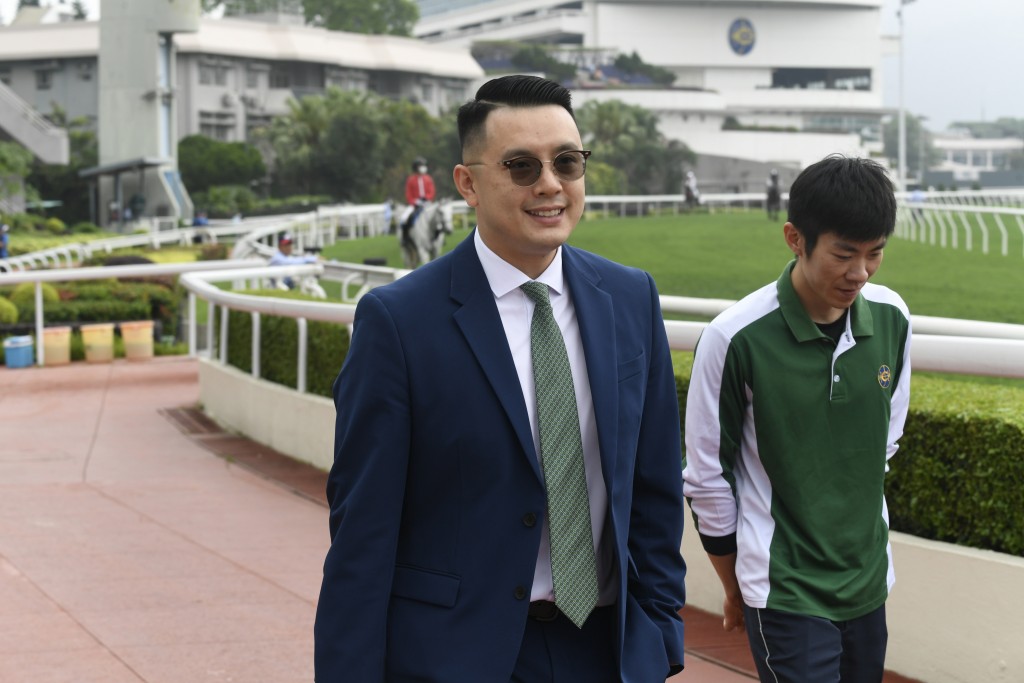 伍鹏志及成为另一位最新一期在从化及香港两地设厩的练马师。
