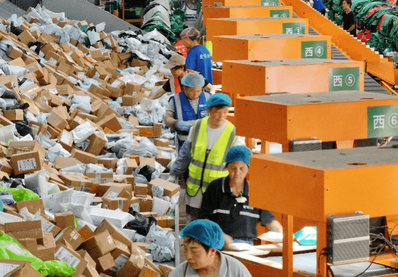 今年上半年，全國快遞單票均價從8.14元人民幣降至7.52元人民幣，損害行業盈利。