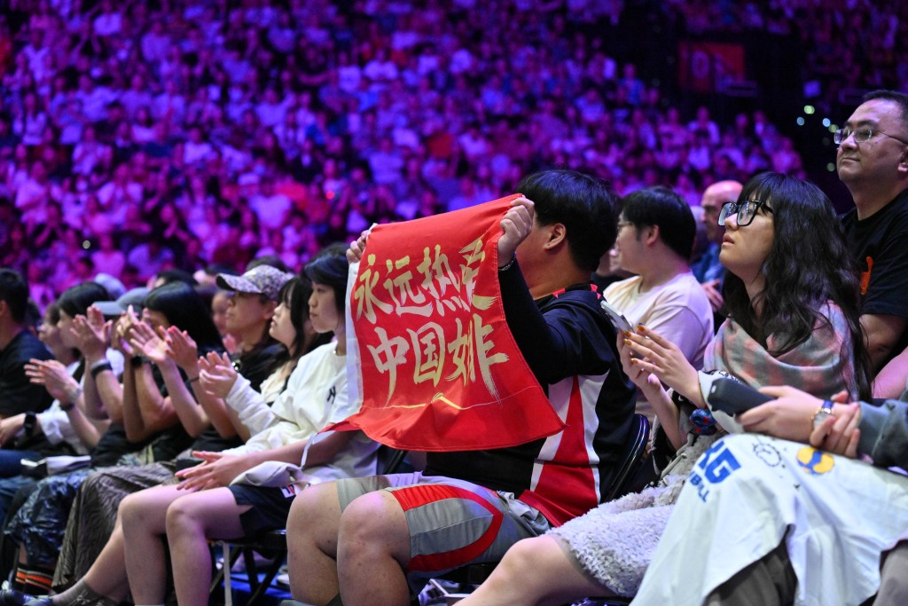 國家隊在全場逾9,500名球迷的狂熱吶喊下，於不敗之師意大利身上搶下兩局，並只在決勝局以3分之差惜敗。