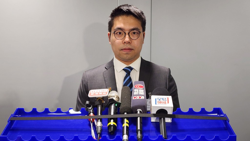 商業罪案調查科訛騙組高級督察陸鴻基交代案情。黃文威攝 商業罪案調查科訛騙組高級督察陸鴻基交代案情。黃文威攝