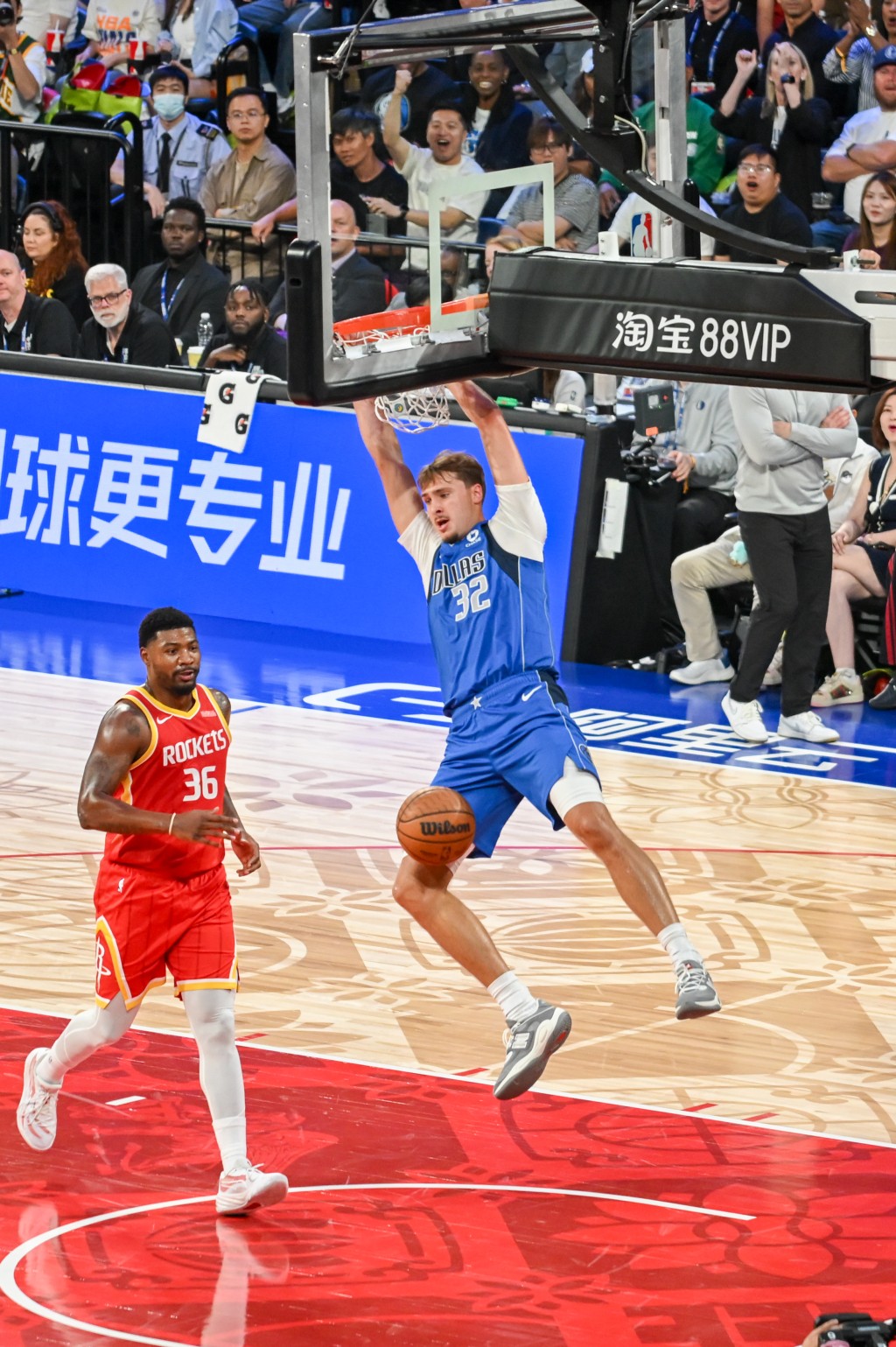 NBA中国赛独行侠vs火箭。魏国谦摄