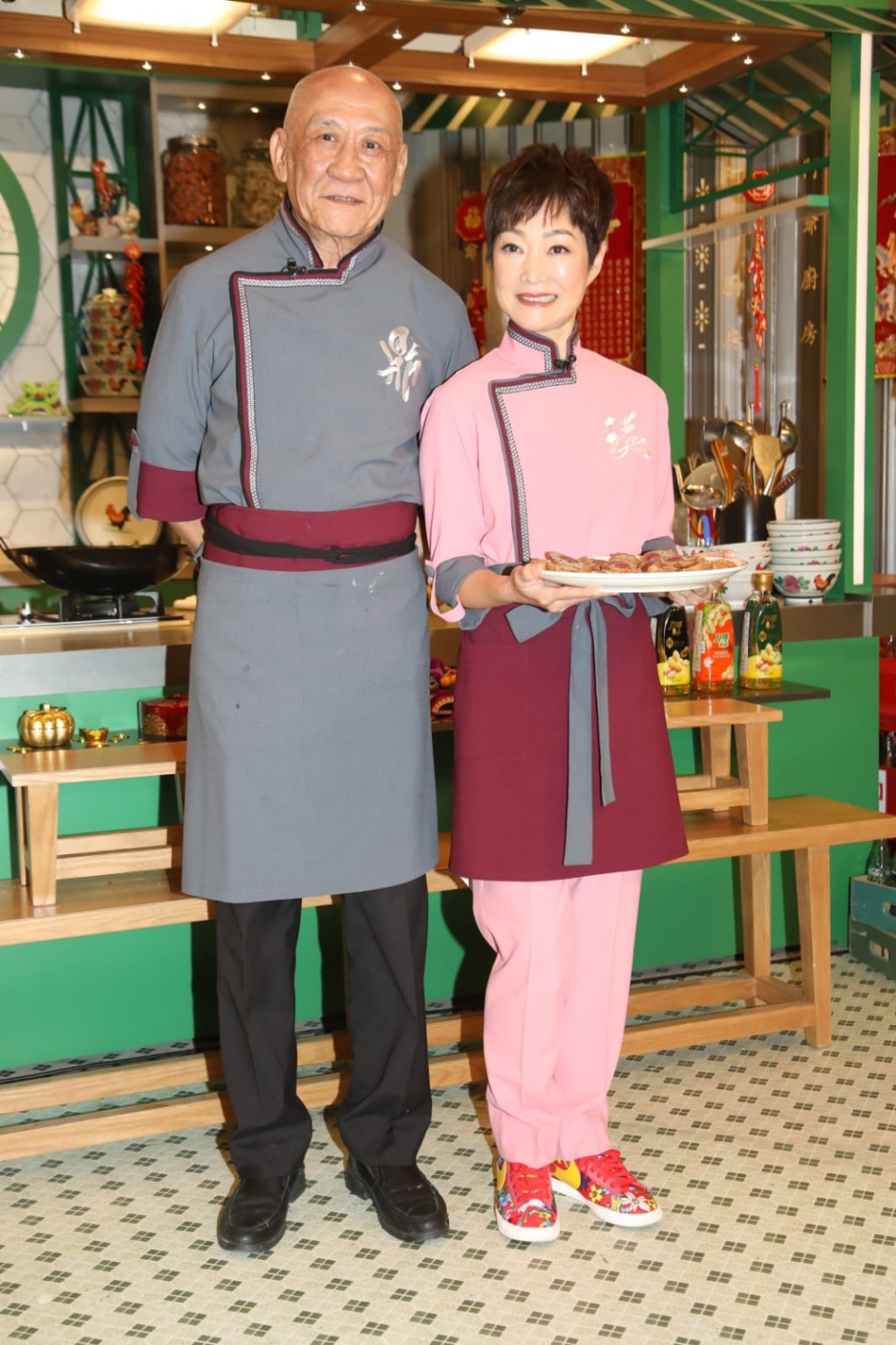 二人透露為節目到澳門、順德及南海拍外景。