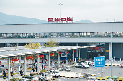 現時中港車牌私家車一般僅限使用指定編配單一口岸出入境廣東省,價格最貴的皇崗口岸,車牌價一般為60萬至80萬元。