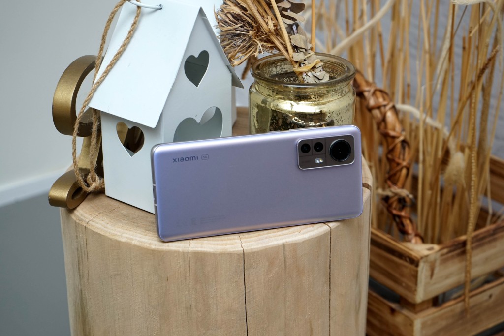 同系另一款細芒旗艦Xiaomi 12同步登場,處理器同屬Snapdragon 8 Gen 1,但120Hz熒幕縮小至6.28吋。售價:$5,699 同系另一款細芒旗艦Xiaomi 12同步登場,處理器同屬Snapdragon 8 Gen 1,但120Hz熒幕縮小至6.28吋。售價:$5,699