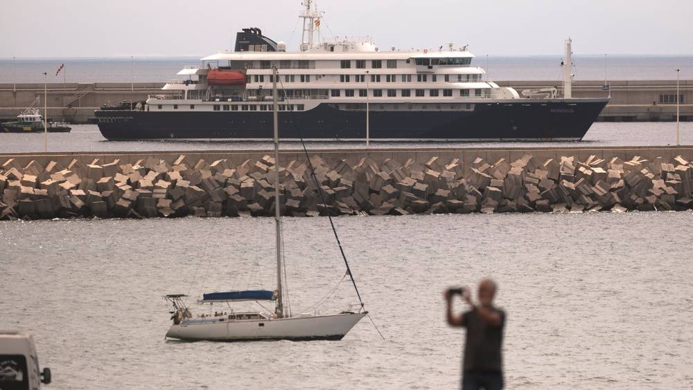 荷蘭籍豪華郵輪「洪迪厄斯號」（MV Hondius）日前爆發罕見且致命的漢坦病毒（Hantavirus）疫情。 美聯社