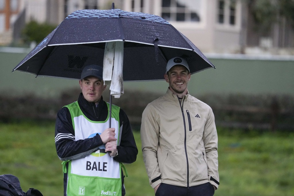 加里夫巴利(右)轉戰高球賽。Reuters