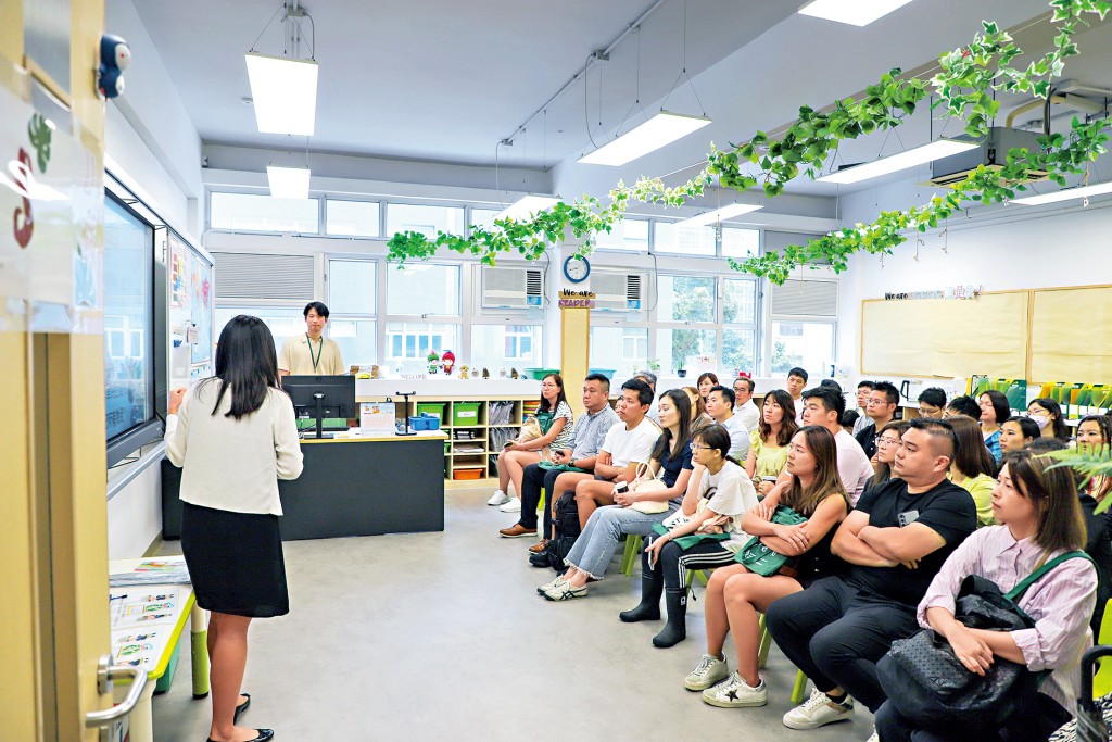 開學前，學校特設2天家庭日，讓家長、學生有更多機會於上學前了解學校及班主任。（圖片來源：《親子王》）