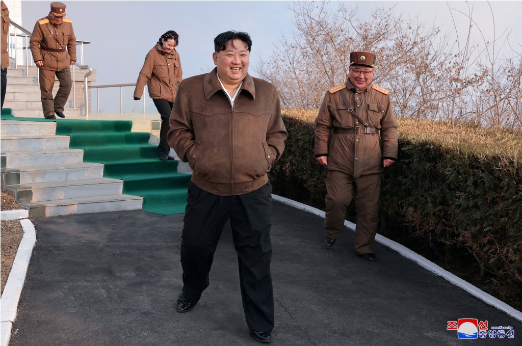 北韩最高领导人金正恩先前宣布，北韩今年将再发射3枚军事间谍卫星。路透社