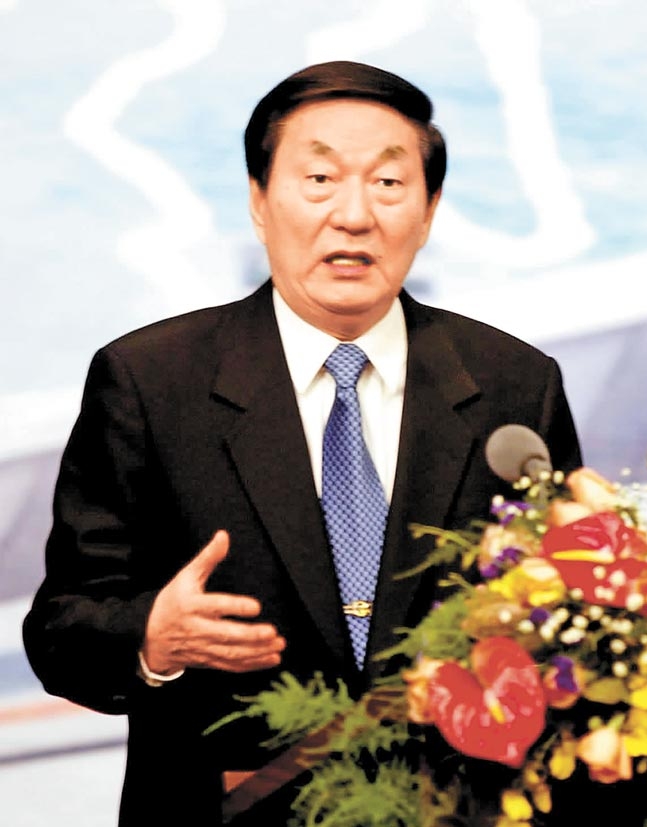 前国务院总理朱镕基有“铁面总理”称号。 中时