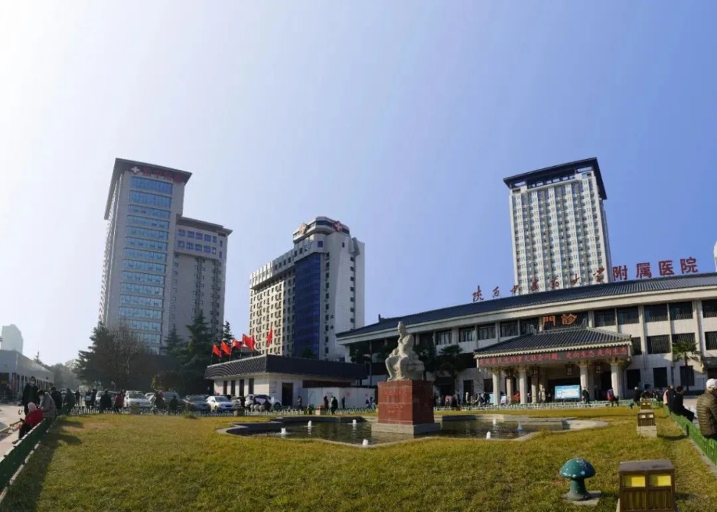 陝西有醫院的婦科直播手術時，將病人私隱部位「零格仔」出街。抖音