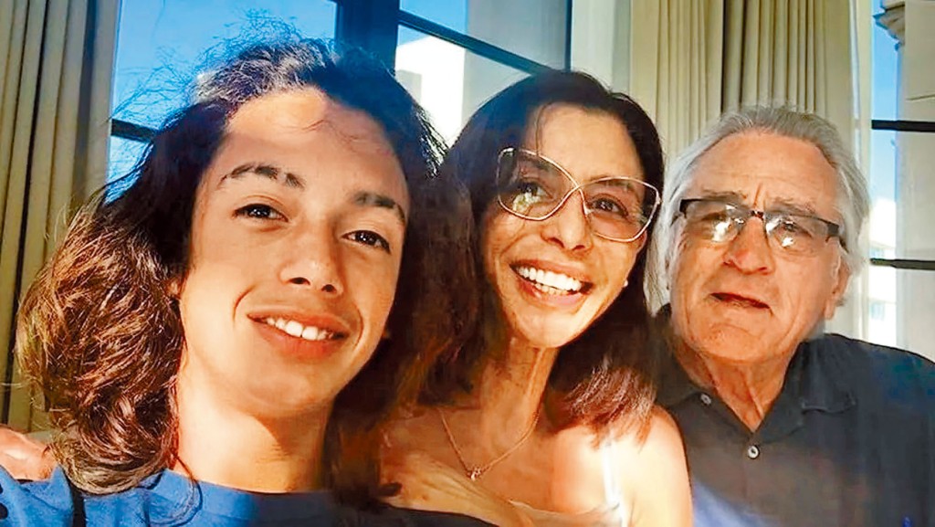 羅拔迪尼路孫兒Leandro被發現陳屍紐約家中，終年19歲。